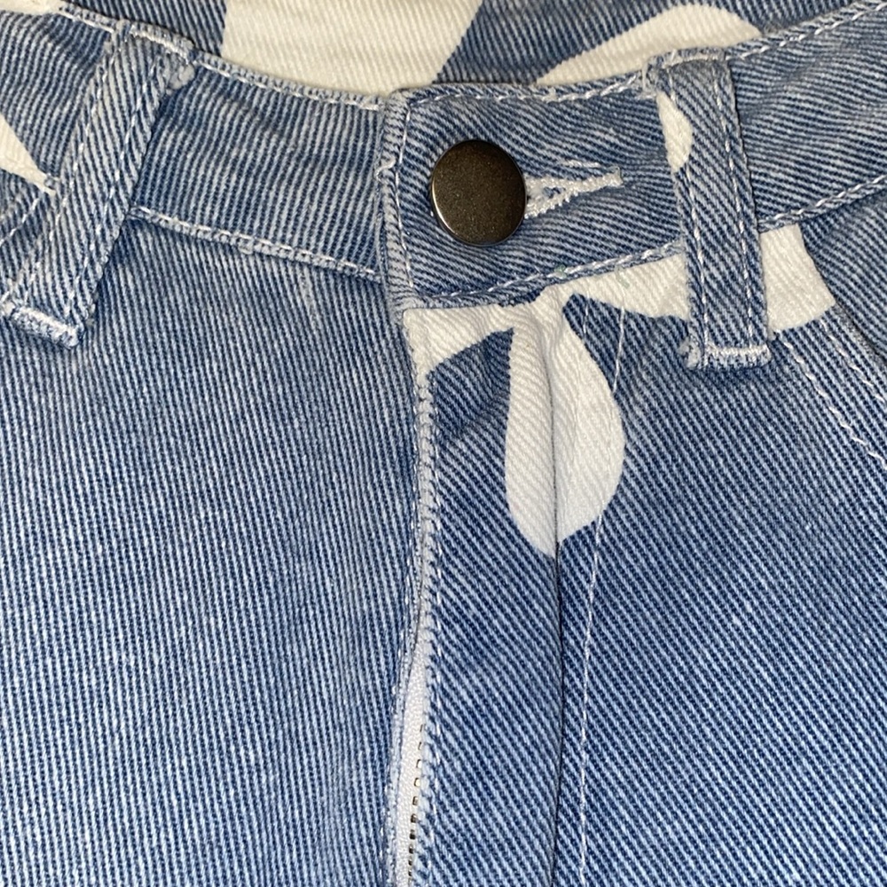 Baevely Blue Boyfriend High Waisted Loose Fit Wide Leg Flower Denim Jeans NWOT - Picture 9 of 12